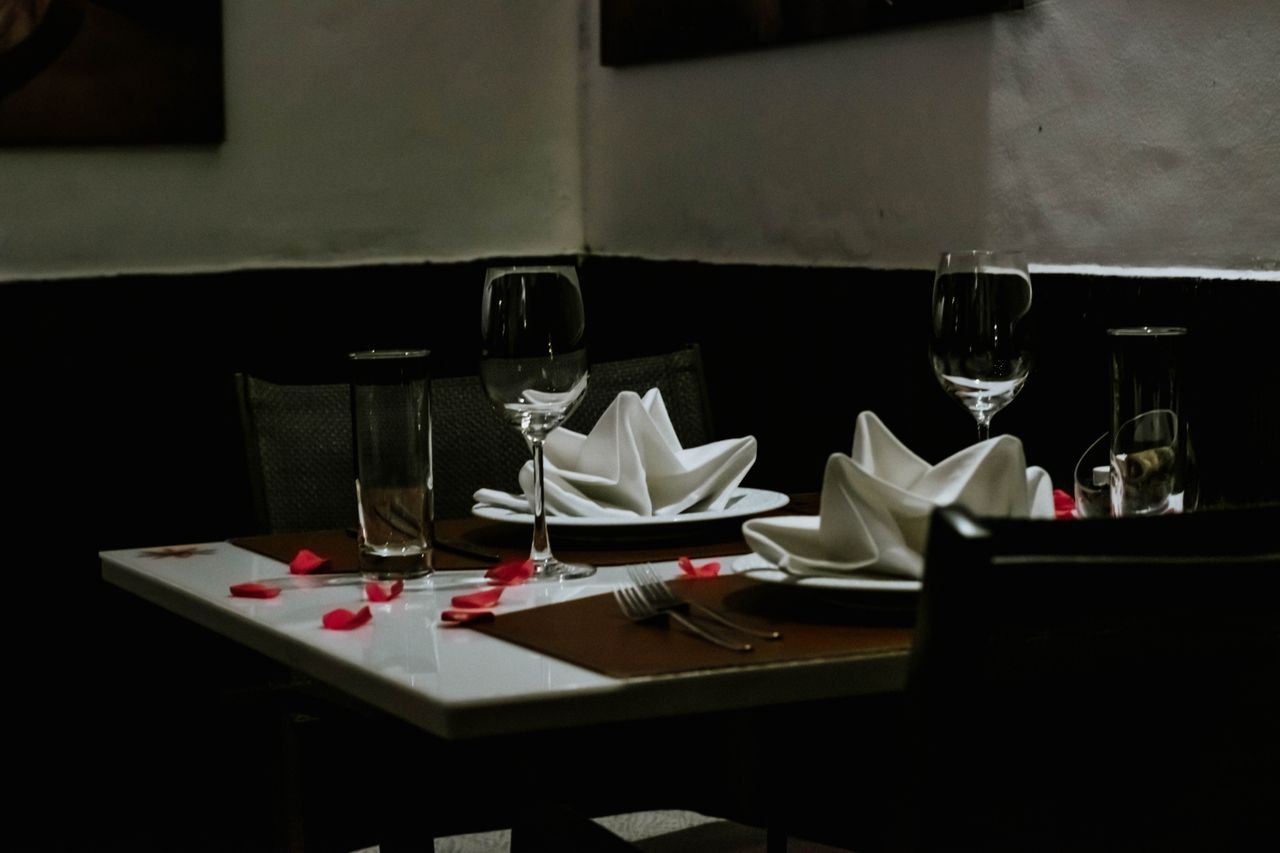 Restaurants & Cafes